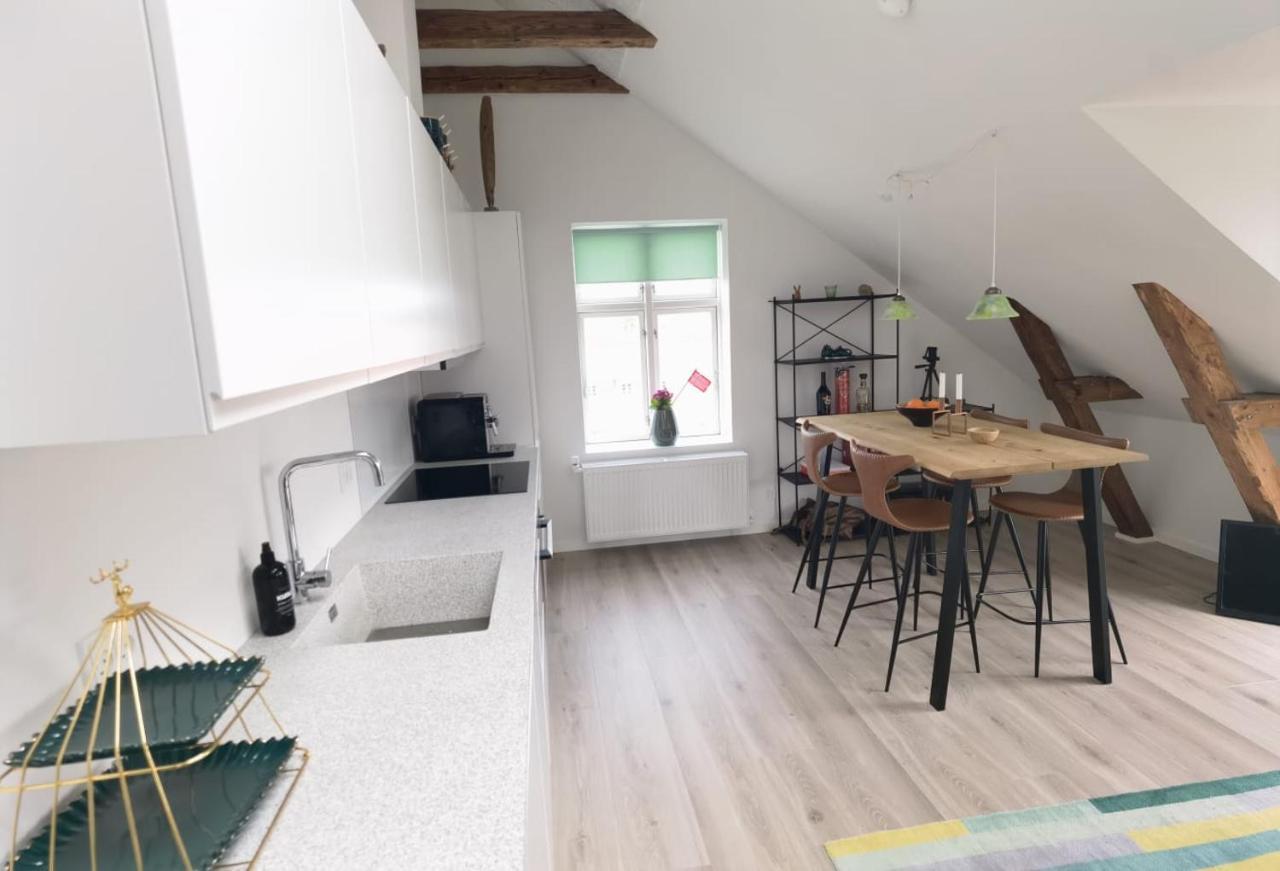 דירות ווארדה Hygge Loft מראה חיצוני תמונה